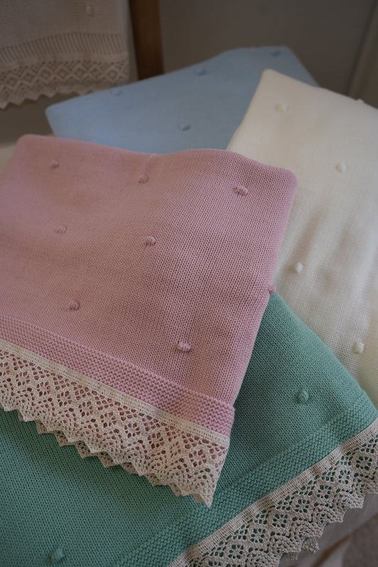 Manta malha com renda