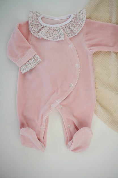 Babygrow veludo com folho floral