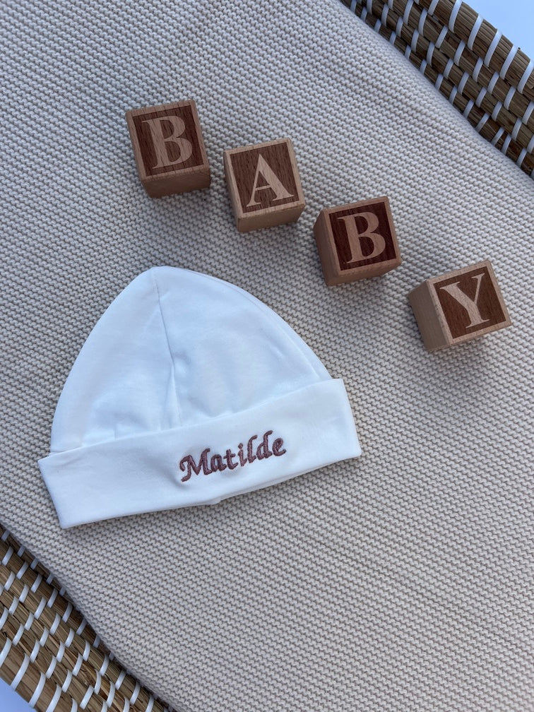 Gorro de algodão bordado